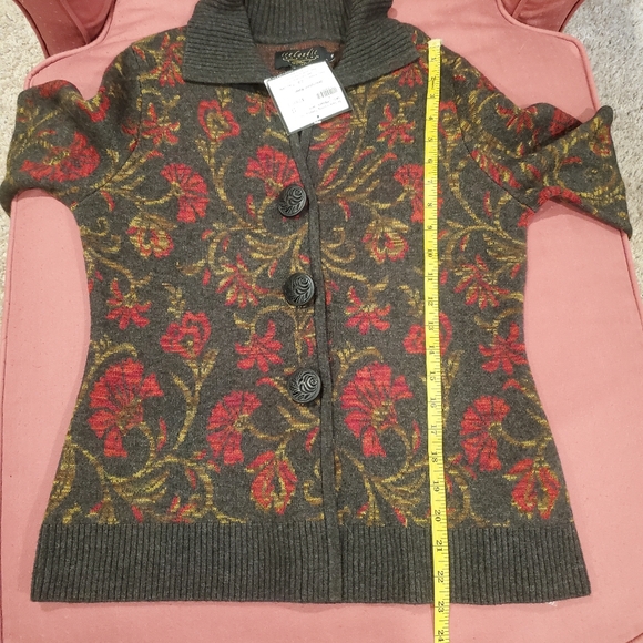 Icelandic Design Lambswool Cardigan S NWT - Picture 9 of 11